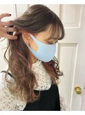 透明感たっぷりのミルクティーベージュ×ピンクイヤリングカラー