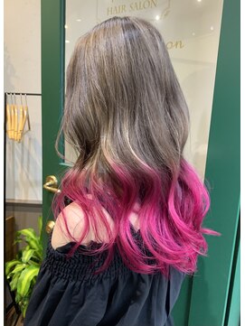 プチメゾントウキョウ(Petit Maison Tokyo) ケアブリーチ_ピンクグラデーション_コンマヘア