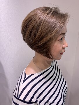 ジーナ(ZINA) アシンメトリー前下がりボブ