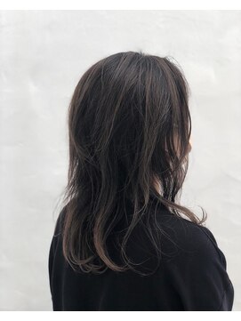 ギフト(Gift) 暗髪Wカラー×レイヤースタイル