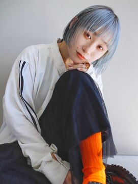 ジルスタジオ(JILL STUDIO) JILL STUDIO ペールブルー×ハイトーンミニボブ×切りっぱなし