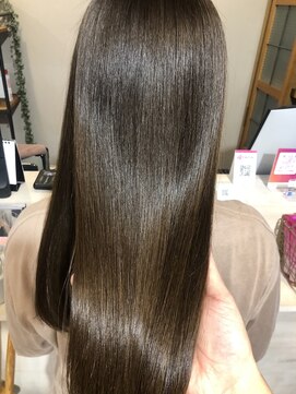 スアバイキキ(SuA by kiki.) レイヤーボブ/外ハネボブ/大人ショート/ニュアンスカラー[千葉〕