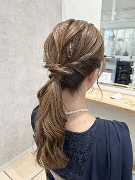 リースリー(Re.3 connecting beauty) ヘアセット、結婚式お呼ばれヘア