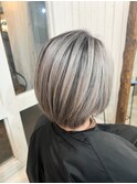 バレイヤージュ×ホワイト×ショートレイヤー