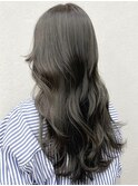 オリーブグレージュカラー*巻き髪ロングヘア*ブリーチなしカラー