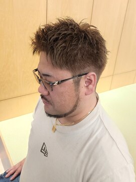 ニアウ 伊勢崎連取店(Niau) 刈り上げスパイキーショートミルクティーベージュ