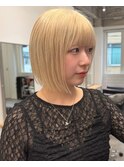 抜きっぱなしブロンドボブ