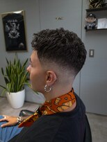 イントロバイフィーネ 渋谷(INTRO . by Fi-Ne)&nbsp;ミドルスキンフェードラフカールスタイル