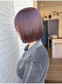 ぱっつんボブ×ブリーチベースのピンクパープル