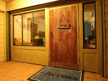 エイチクロス 蛍池店(hcross)の写真/【お子様同伴可】忙しいママ・パパさんもゆったりとした時間を過ごせる居心地の良い空間が人気の秘密！