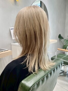 ボタンヘアー 日吉(BoTaN HAIR) アッシュブロンド/レイヤーセミディ/パールベージュ/ブリーチ