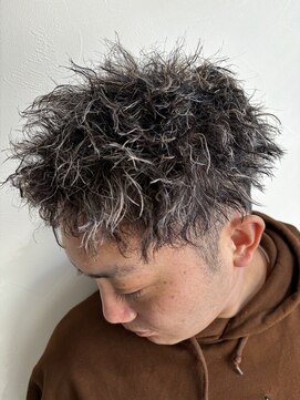 グラフ 立川(Graph.) スパイキーツイストメッシュツーブロックパーマ