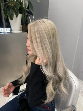 ヴァイス 渋谷店(VAICE) ホワイトシルバーベージュ