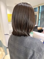 ローネス 銀座(LONESS)&nbsp;レイヤーボブベージュカラー結べるボブ大人ボブくびれボブ銀座