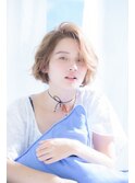 伸ばしかけバングで大人ショートボブ