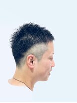 バーバーアンドビューティー マル(Barber and Beauty MARU)&nbsp;フェザーバック風２ブロックショート