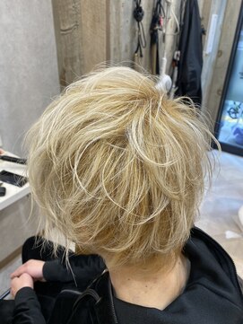 ヘアーサロン キー(Key) ホワイトアッシュ、メンズスパイラル