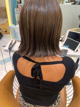 ロンドプランタン 恵比寿(Lond Printemps) 【石垣】アッシュブラウン/ハイライト/切りっぱなしボブ