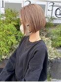 ぱつっとボブ ミルクティーベージュ