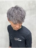 癖毛を活かすシルバーカラー