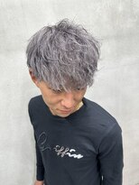 ダズルヘアーエイチ(DAZZLE hair H)&nbsp;癖毛を活かすシルバーカラー