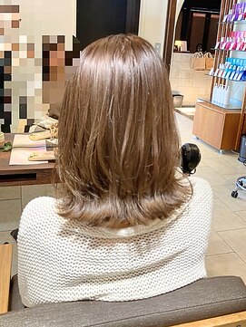 ヘアリゾート粋 ティガ 池袋店(tiga) ミディアムボブ/外ハネ/シアーベージュ