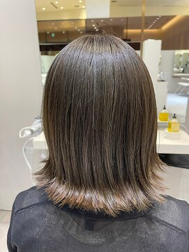 コルソ バイ ケーツー(CORSO by k-two) くすみグレージュ外ハネミディアムボブ