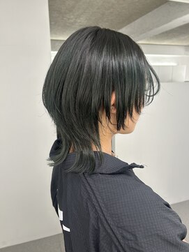 イロウ 山口どうもん店(IROW) ダークグリーン / ウルフカット　レイヤーカット　髪質改善
