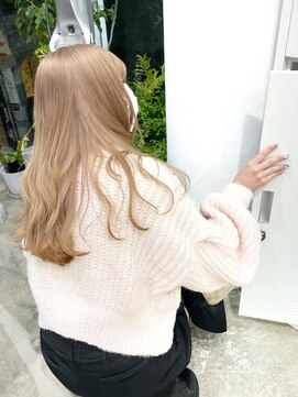 ジーナ(XENA) ケアブリーチ×ハイトーンカラー×ミルクティーベージュ(渋谷)