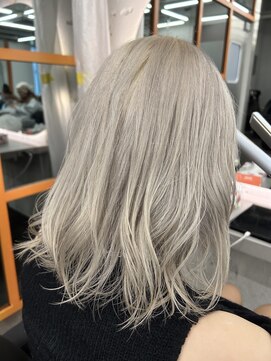 エイト 立川店(EIGHT) ホワイトグレーカラー