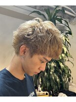 ビハインドザカーテン(BEHIND THE CURTAIN)&nbsp;ハイトーンベージュ×スパイキーショート