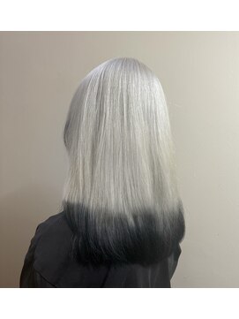 マジコ 原宿(Magico) ボブ/ホワイト/デザインカラー/ブリーチ/ダブルカラー/原宿