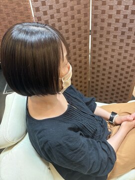 ナゴミ(NAGOMI) シルエットがきれいに見えるミニボブ