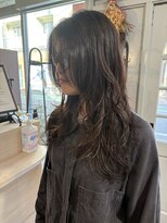 スアバイキキ(SuA by kiki.)&nbsp;ミディアムレイヤー/ハッシュカット/ワインレッド[千葉]