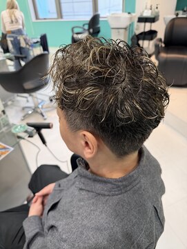 ユー イケブクロ(u Ikebukuro) メンズパーマ/ツーブロック/ホワイトハイライト