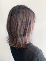 プラスディー(+D)&nbsp;グレージュ × ロブカット