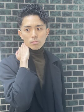 ディオ アンド ルーチェ(Dio&Luce) スパイラルパーマ/フェードスタイル/サイドパート/黒髪