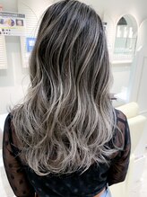 バレイヤージュカラーは最新トレンドでイマドキ♪