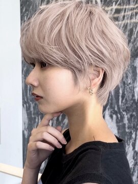 ビュー トウキョウ(VIEW TOKYO) ピンクベージュ×くびれショート