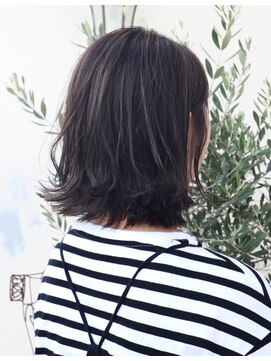 モカ ヘアーデザイン(moca HAIR DESIGN) ハイライトにイルミナカラーをしたボブ