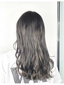 オンザ(ONTHE) グラデーショングレージュセミロング20代30代40代【林京平】