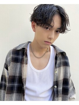 エイチ(H eitf) センターパートメンズスパイラルパーマ