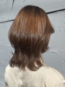 アローラ 三軒茶屋(Allora) 大人可愛い20代30代40代小顔ウルフレイヤーボブ丸みショート