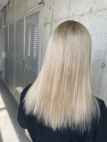 ガルボ ヘアー(garbo hair)&nbsp;ハイトーン ホワイトカラー ホワイトベージュ 10代 20代