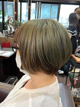 キャラ 池袋本店(CHARA) ベイリーフグリーン×アッシュの逆インナーカラー【池袋/大村】