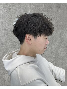 フイ 新宿3丁目(Hui) ハイトーンカラー/マッシュパーマ/アースカラー/men's/