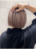 大人可愛いピンクベージュダブルカラー切りっぱなしぱっつんボブ
