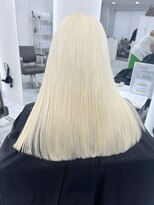 アイセ(I.se Eir TOKYO)&nbsp;ホワイトブロンド/ハイトーン/ダブルカラー/ケアブリーチ