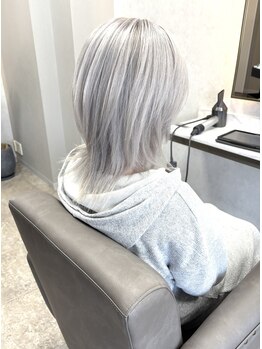 Colorer【クロレ】の写真/【ブリーチなしダブルカラー】ダメージレスで叶える透明感とツヤ感☆インナーカラーやハイライトもお任せ