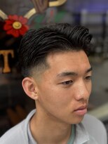 フォーコーナーズ(Four Corners)&nbsp;スキンフェードツーブロック刈り上げジェットモヒカンマンバン